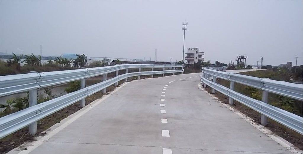 道路波形護欄
